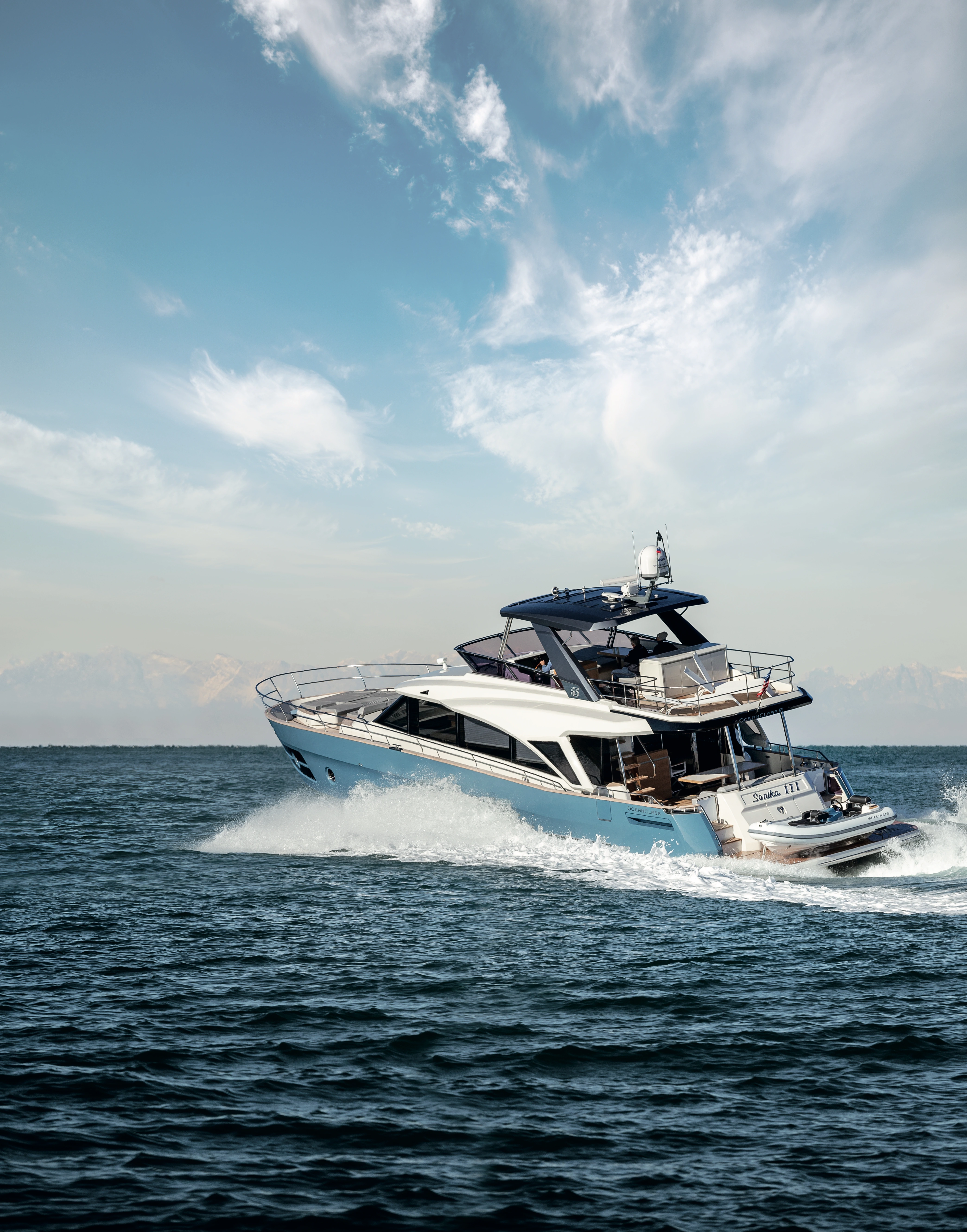 Greenline Oceanclass 65 in navigazione con maniglioni ovali