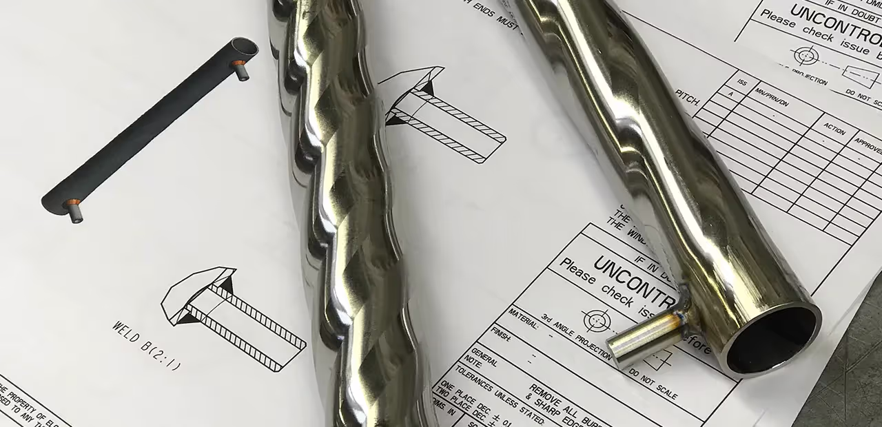 tubo in acciaio inox con effetto di torsione a spirale