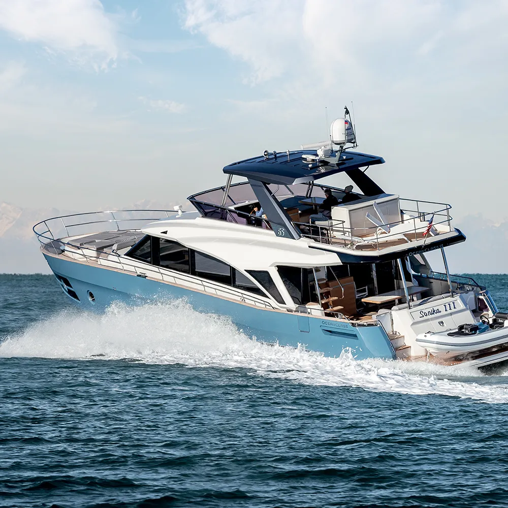 Greenline 65 Oceanclass Yacht con ringhiere in tubo ovale in acciaio inox super marine lucidate a specchio
